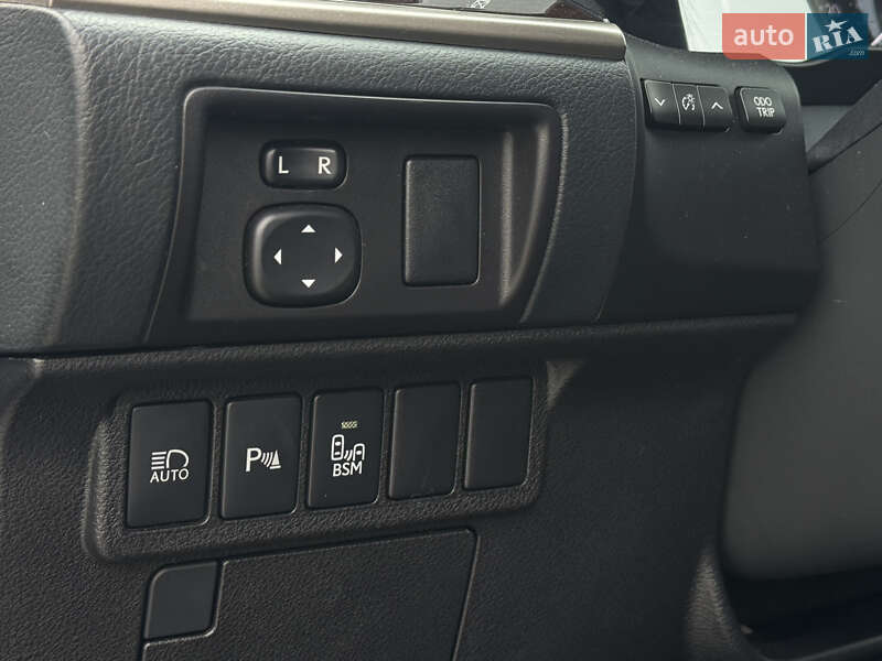 Седан Lexus ES 2016 в Києві