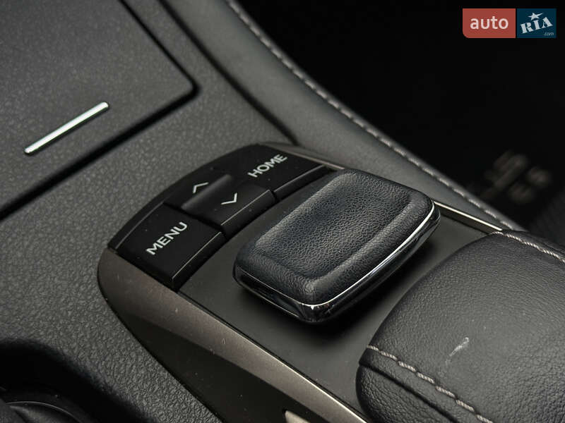 Седан Lexus ES 2016 в Києві