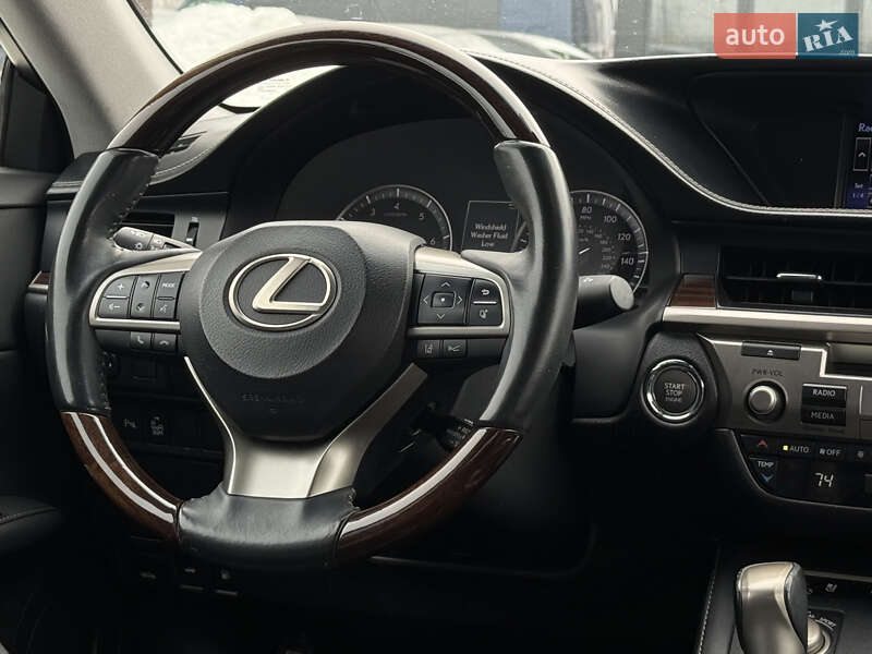 Седан Lexus ES 2016 в Києві