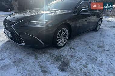 Седан Lexus ES 2022 в Львові