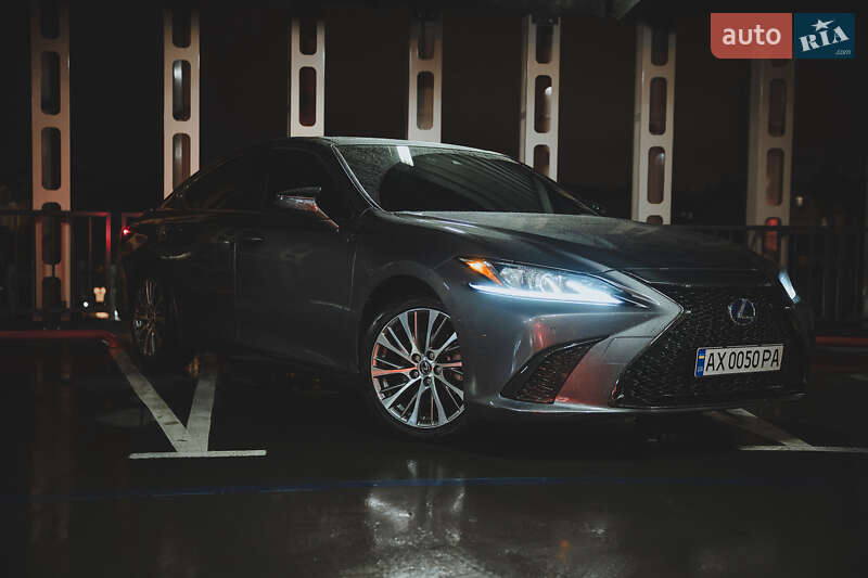 Седан Lexus ES 2019 в Харькове