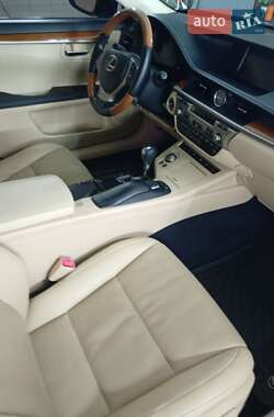 Седан Lexus ES 2013 в Черкассах