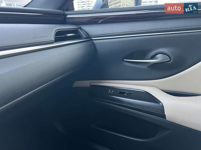 Седан Lexus ES 2020 в Киеве фото 13 Седан Lexus ES 2020 в Киеве