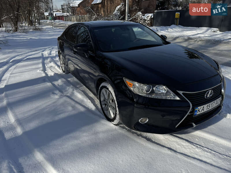 Седан Lexus ES 2012 в Крюківщині