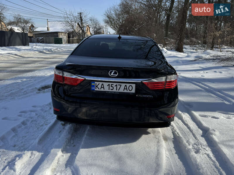 Седан Lexus ES 2012 в Крюківщині