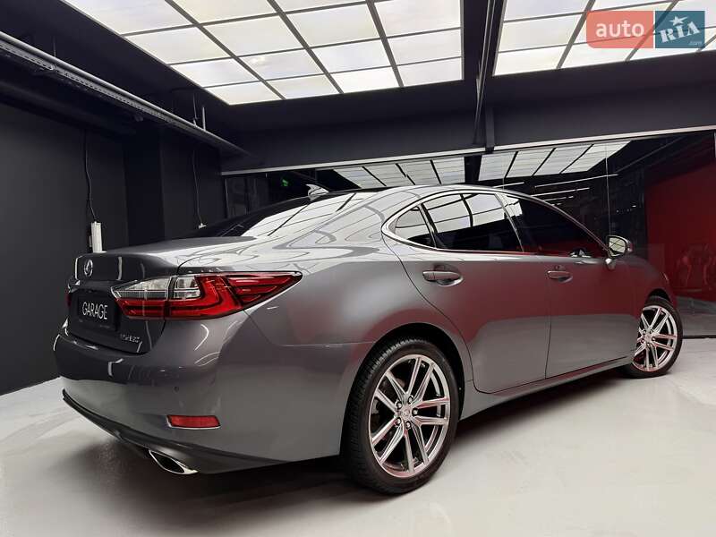 Седан Lexus ES 2018 в Києві