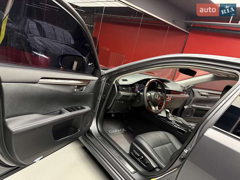 Седан Lexus ES 2018 в Києві