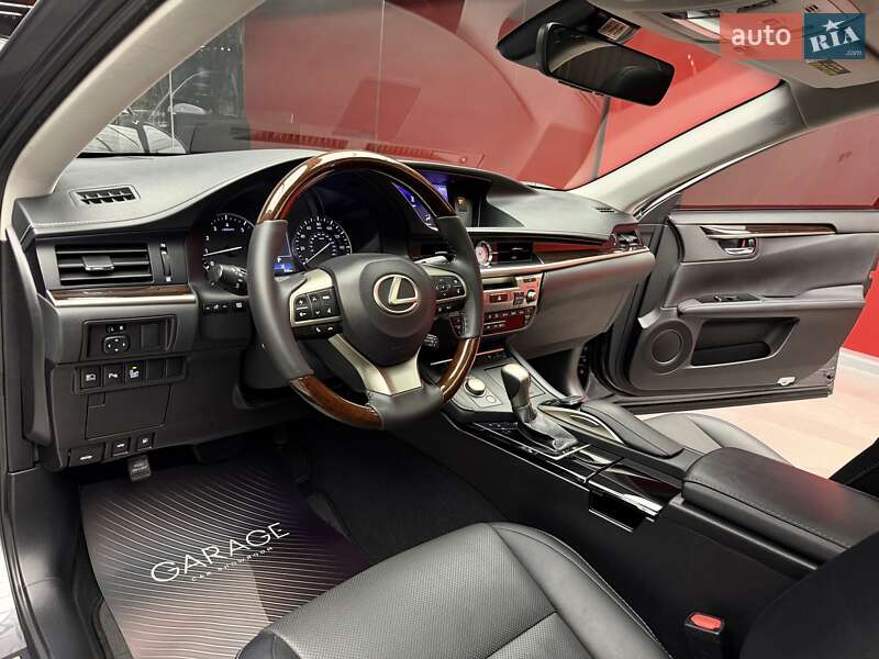 Седан Lexus ES 2018 в Києві