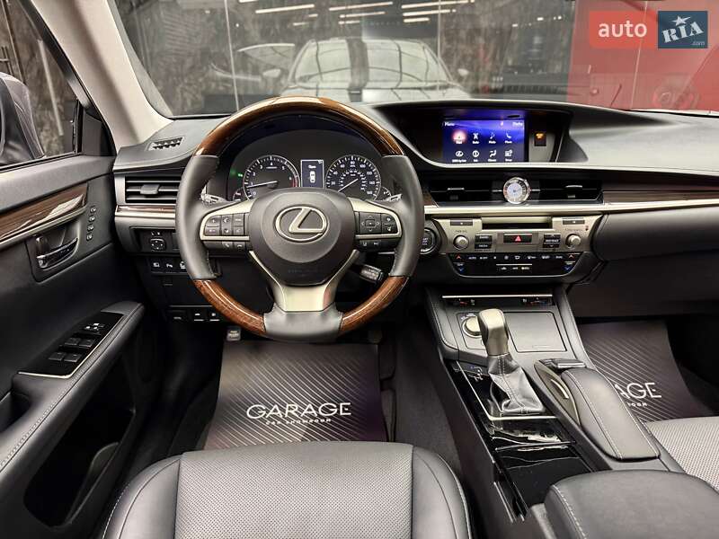 Седан Lexus ES 2018 в Києві