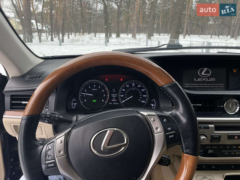 Седан Lexus ES 2014 в Києві