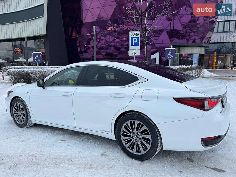 Седан Lexus ES 2020 в Києві