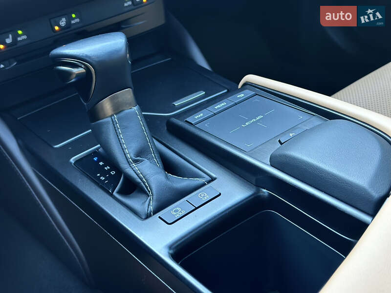 Седан Lexus ES 2020 в Киеве фото 47 Седан Lexus ES 2020 в Киеве