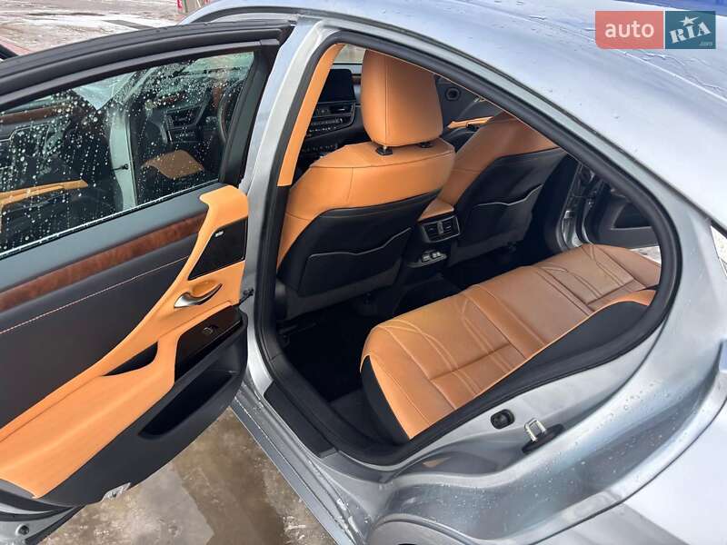 Седан Lexus ES 2022 в Тернополе фото 18 Седан Lexus ES 2022 в Тернополе