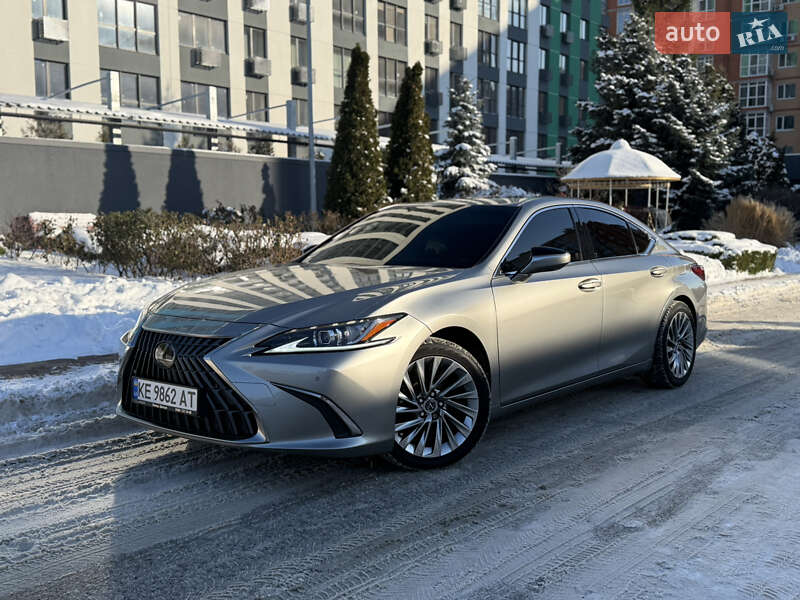 Lexus ES 2021