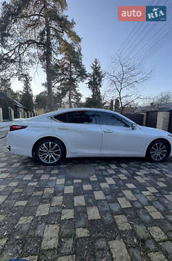 Седан Lexus ES 2020 в Львове