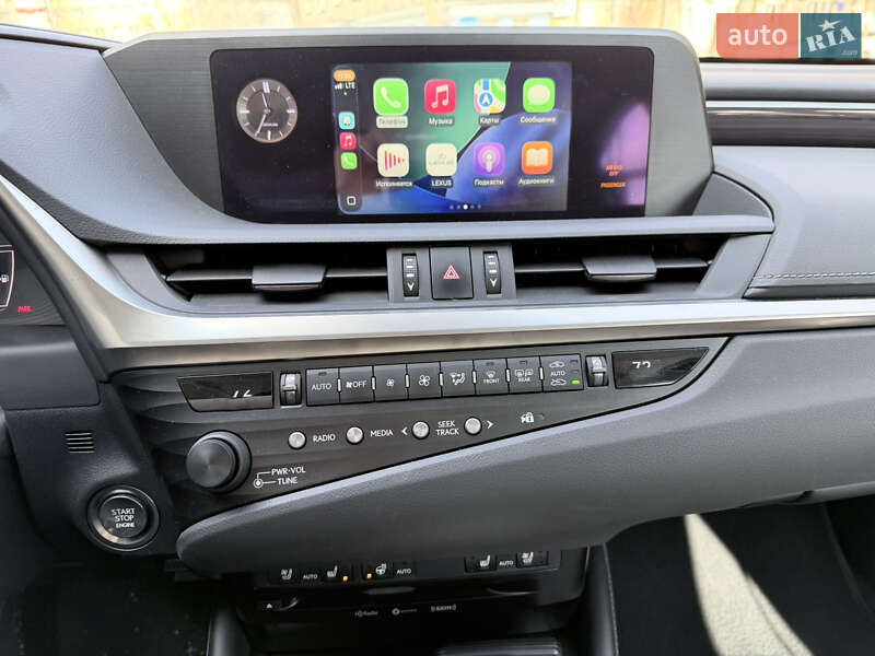 Седан Lexus ES 2019 в Киеве