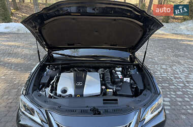 Седан Lexus ES 2020 в Трускавці