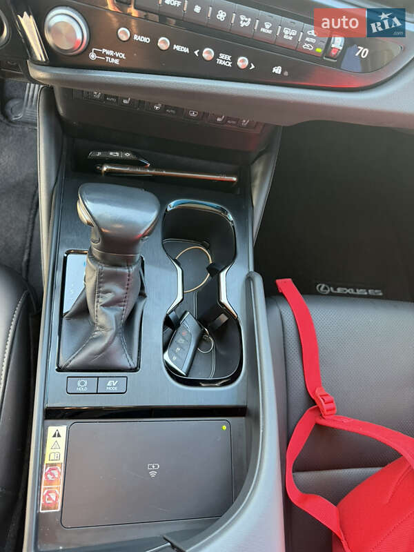 Седан Lexus ES 2023 в Киеве фото 15 Седан Lexus ES 2023 в Киеве