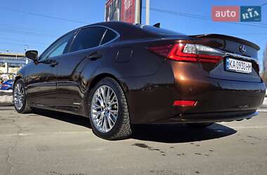 Седан Lexus ES 2016 в Києві
