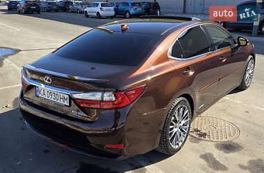 Седан Lexus ES 2016 в Киеве