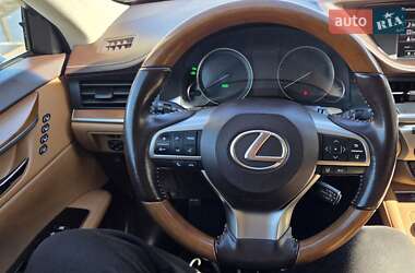 Седан Lexus ES 2016 в Киеве