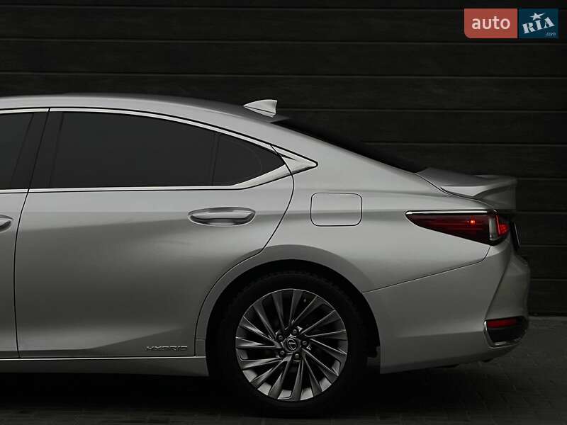 Седан Lexus ES 2019 в Николаеве