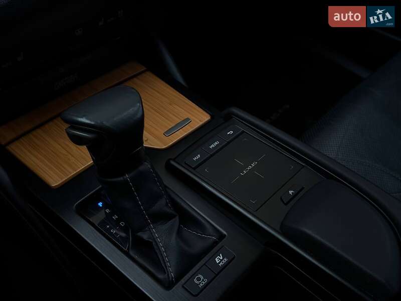 Седан Lexus ES 2019 в Николаеве