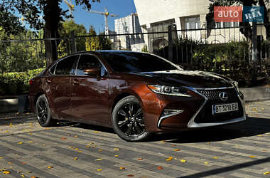 Седан Lexus ES 2016 в Киеве