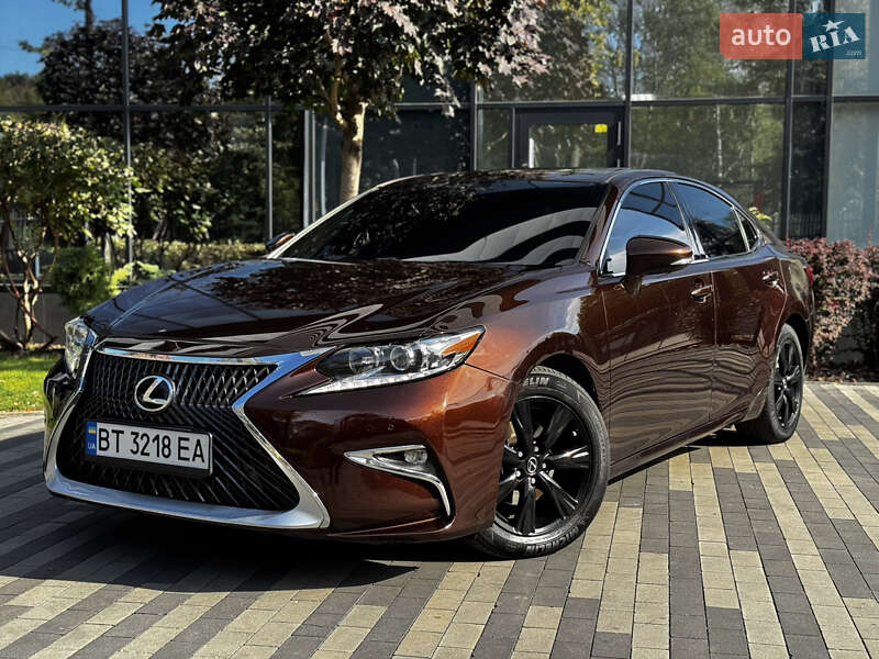 Седан Lexus ES 2016 в Киеве