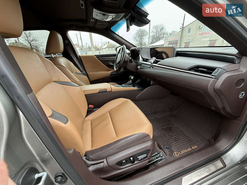 Седан Lexus ES 2020 в Кременчуге фото 13 Седан Lexus ES 2020 в Кременчуге