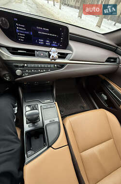 Седан Lexus ES 2020 в Кременчуге