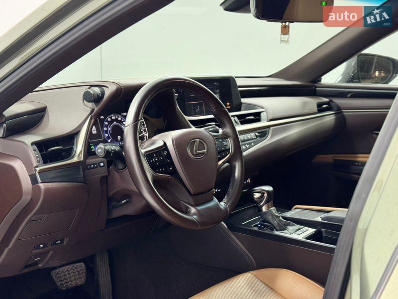 Седан Lexus ES 2020 в Одесі