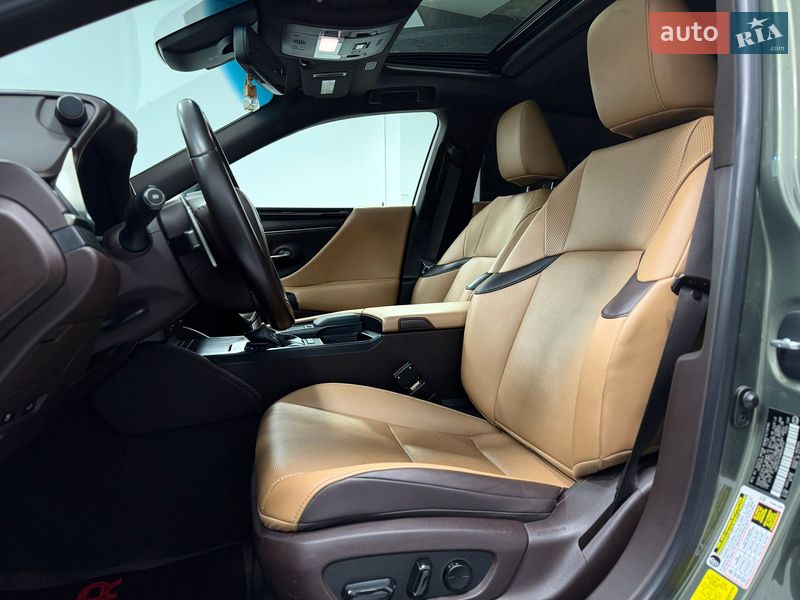 Седан Lexus ES 2020 в Одесі