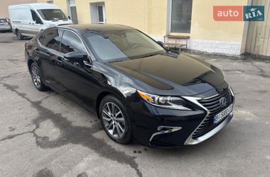Седан Lexus ES 2015 в Полтаве