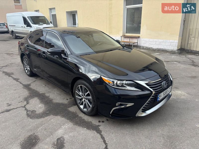 Седан Lexus ES 2015 в Полтаве
