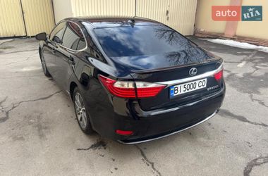 Седан Lexus ES 2015 в Полтаве