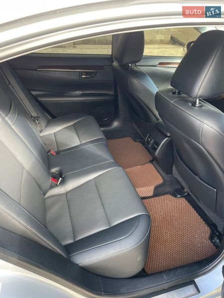 Седан Lexus ES 2014 в Киеве фото 35 Седан Lexus ES 2014 в Киеве