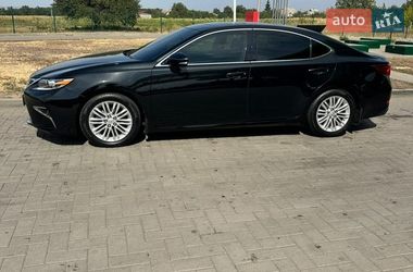 Седан Lexus ES 2016 в П'ятихатках