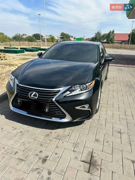 Седан Lexus ES 2016 в П'ятихатках