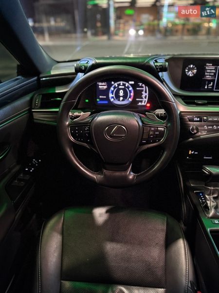 Седан Lexus ES 2018 в Одесі