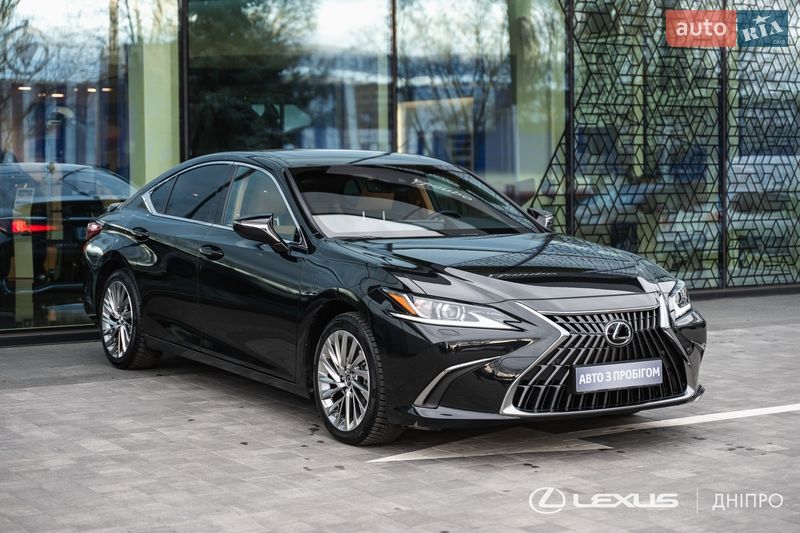 Седан Lexus ES 2024 в Дніпрі