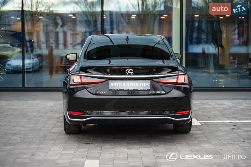 Седан Lexus ES 2024 в Дніпрі