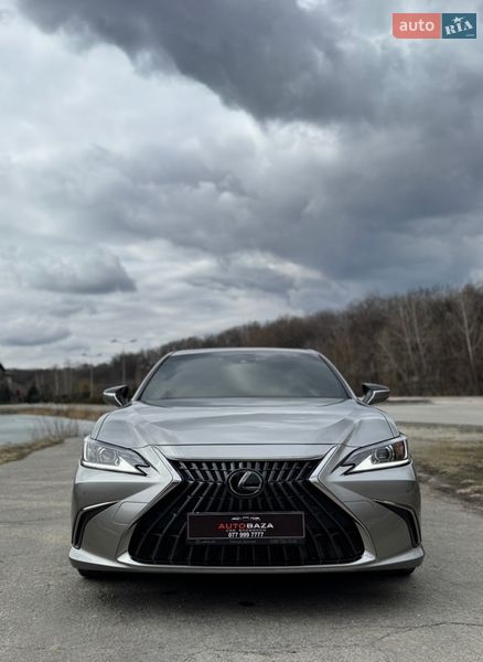 Седан Lexus ES 2021 в Дніпрі