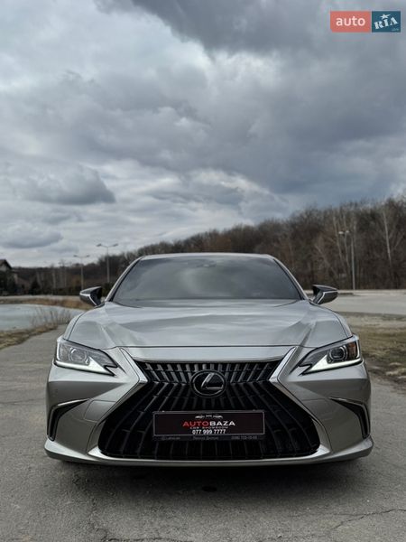 Седан Lexus ES 2021 в Дніпрі