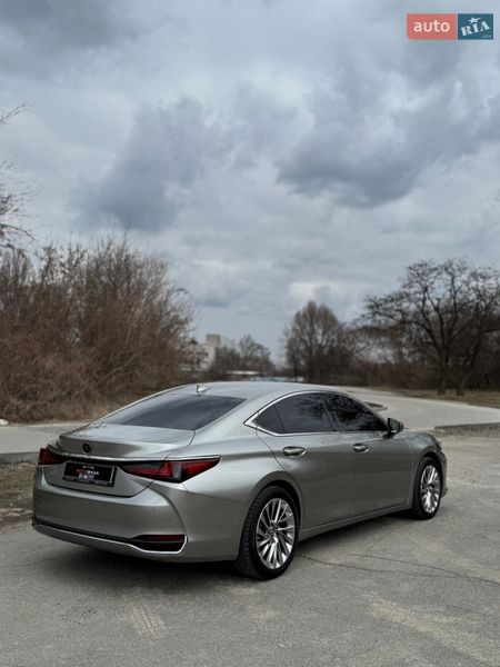 Седан Lexus ES 2021 в Дніпрі