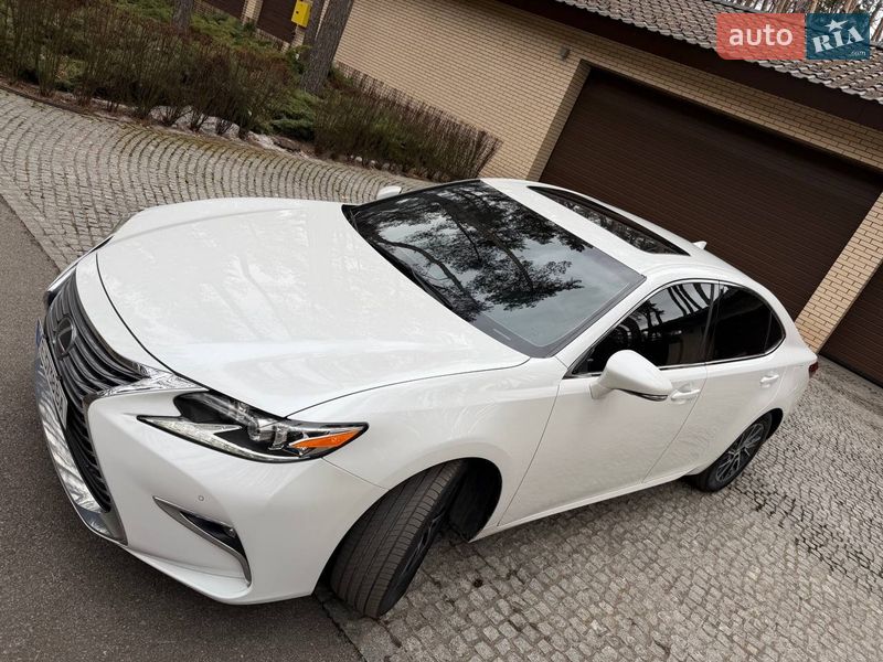 Седан Lexus ES 2016 в Новомосковську