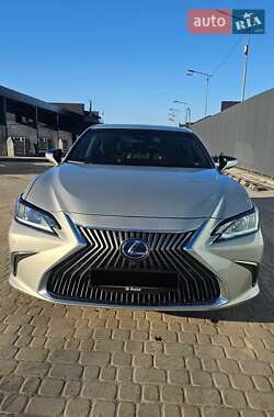 Седан Lexus ES 2019 в Львове