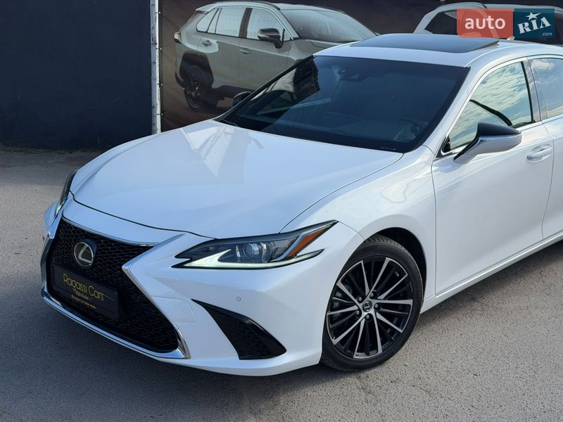 Седан Lexus ES 2022 в Одесі