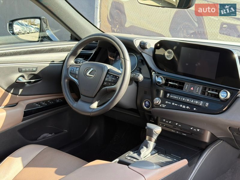Седан Lexus ES 2022 в Одесі