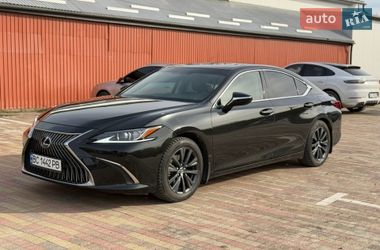 Седан Lexus ES 2018 в Львові